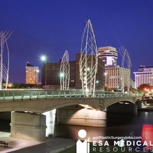 Kansas Plastic Surgeon Job